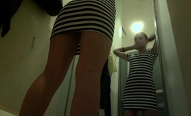 Amateur Teen Reveals Her Slender Body In The Dressing Room