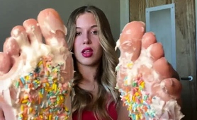 Provoking Amateur Teen Unleashes Kinky Foot Fetish Desires